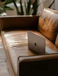 Ποιοι είμαστε